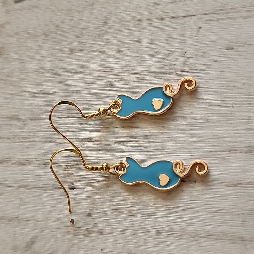 HEART Cat earrings Beautiful Enamel design 925S post EO